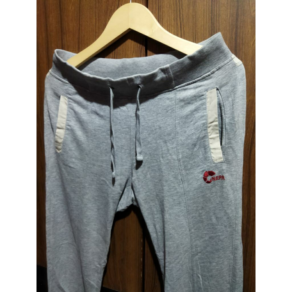 Nepa Celana Panjang