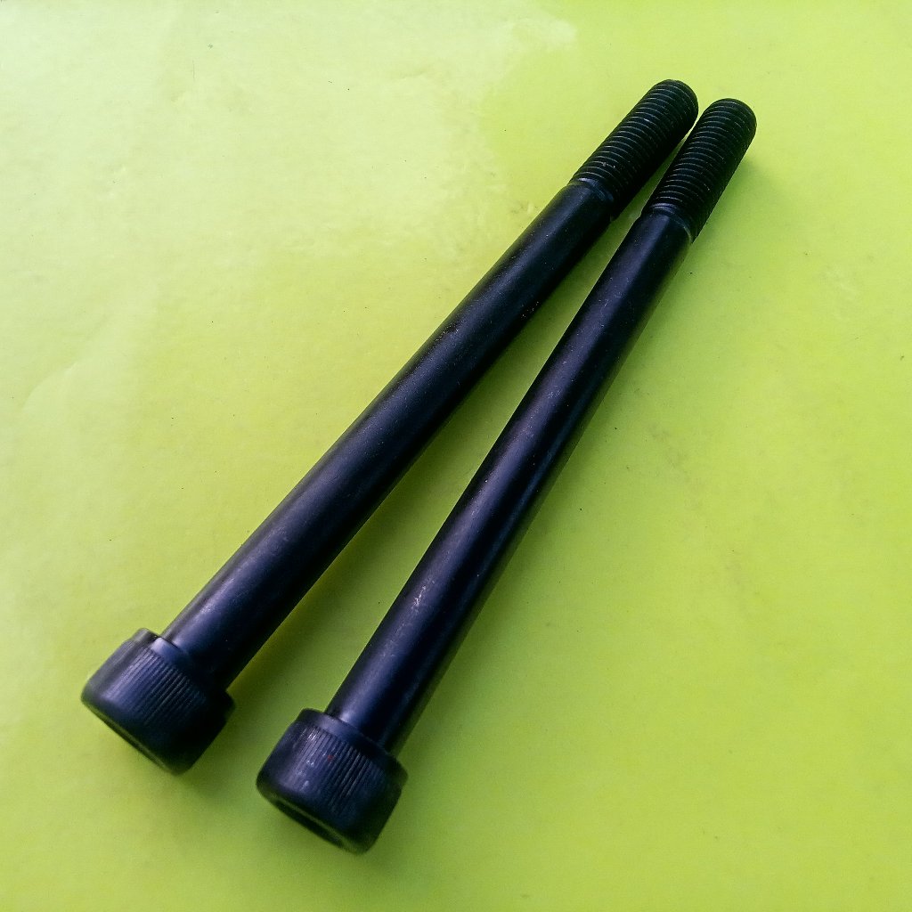BAUT L M10X180 BAJA / BAUT L BAJA M10 x 180 / BAUT L BAJA M10X180 BAUT L 10X180 18CM  KUNCI L8