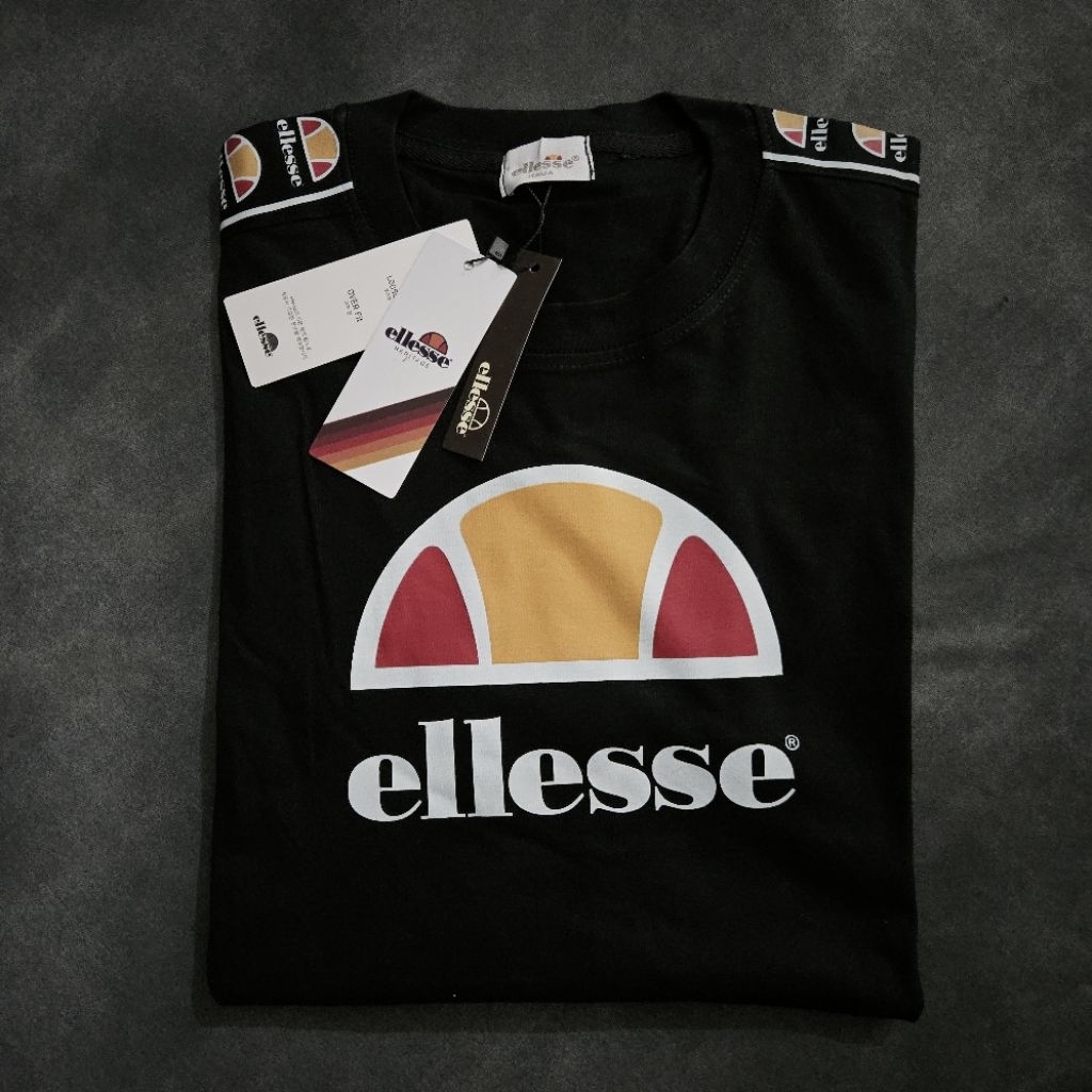 T-Shirt ellesee Full tapped //Hitam//putih