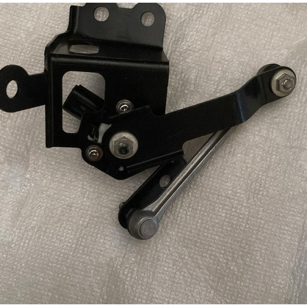 SENSOR SUSPENSI/AUTO lEVELING LAMPU ALL NEW PAJERO SPORT