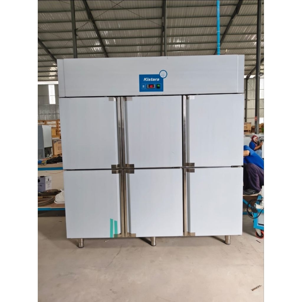 UPRIGHT CHILLER 6 DOORS