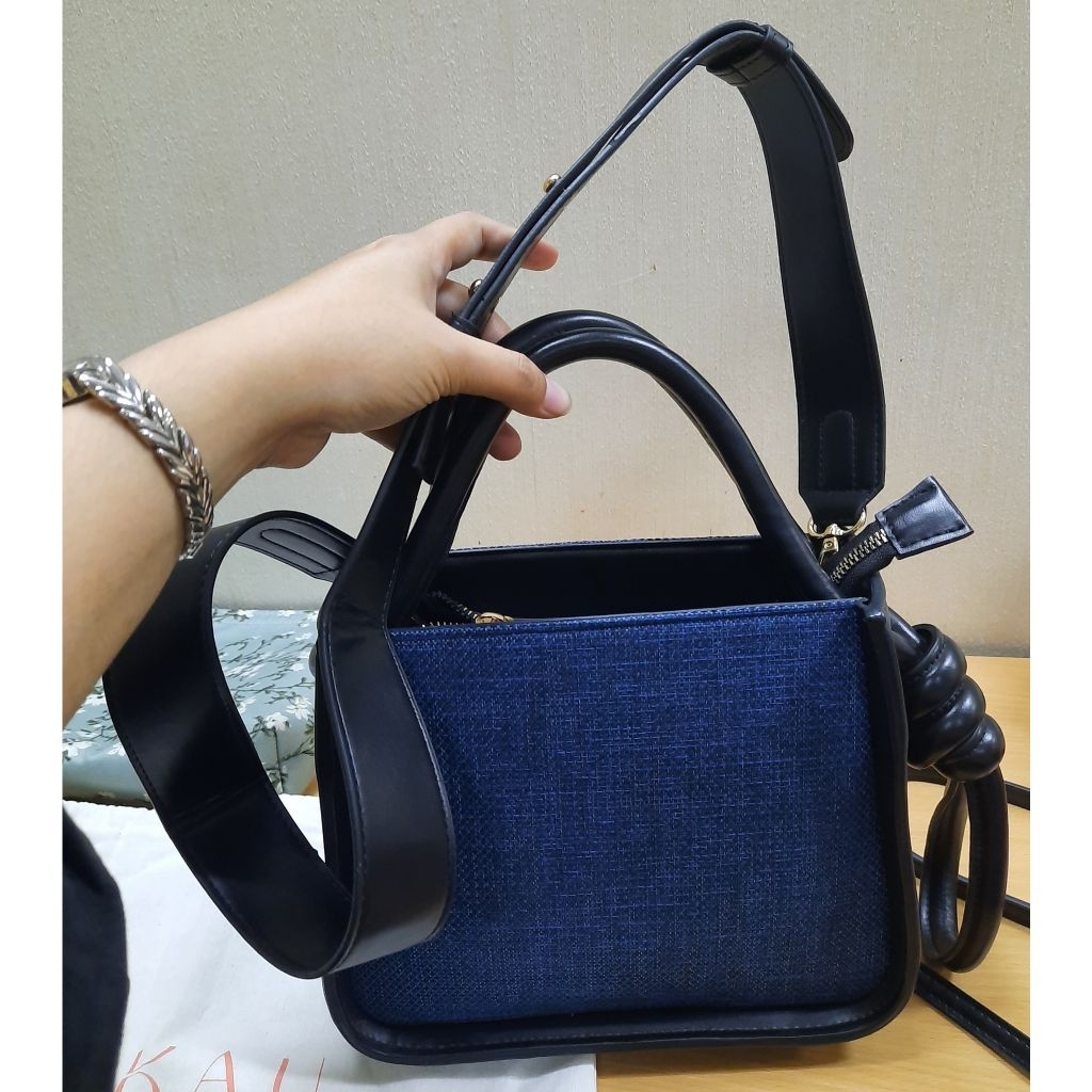 New - Tas selempang wanita merk Dikau