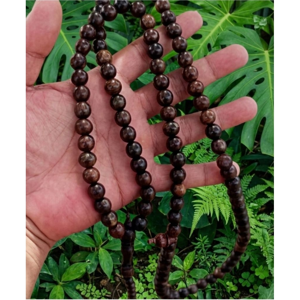 tasbih kayu gaharu hitam kalimantan grade A++ 10mm Isi 99butir tasbih gaharu asli wangi