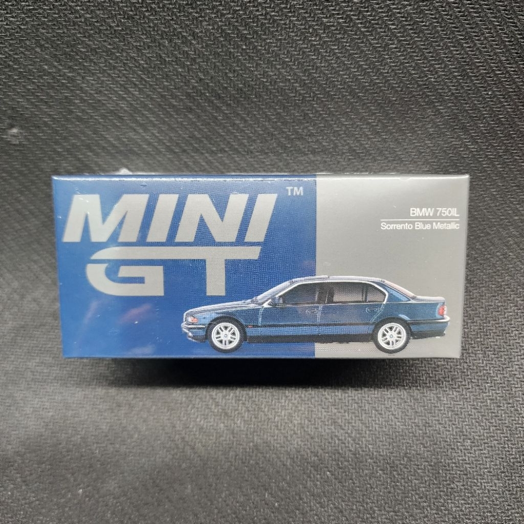 Mini GT 894 - BMW 750iL (Blue)