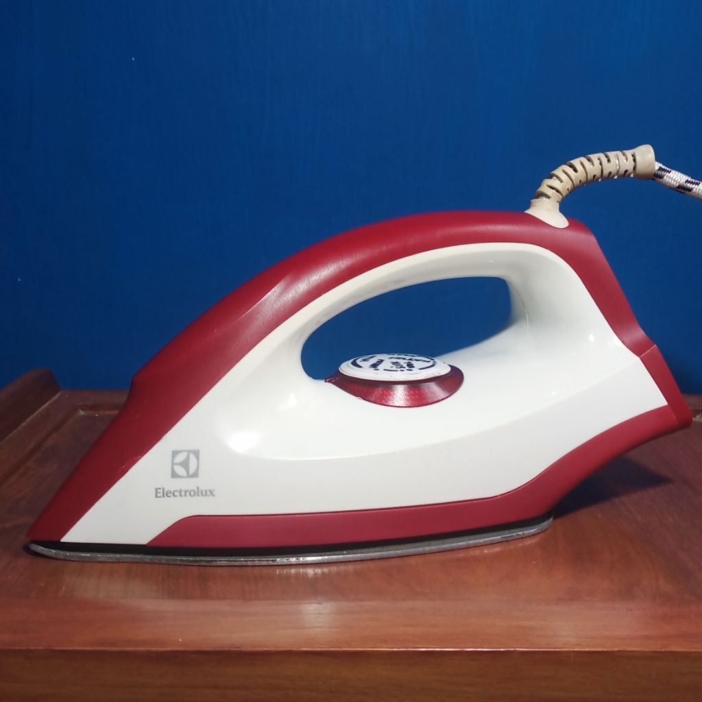 ELECTROLUX Setrika Kering EasyLine EDI1004 Watermelon Red # preloved bekas second pl used ex like ne
