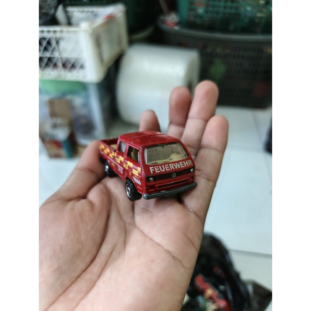diecast matchbox Volkswagen transporter crew cab