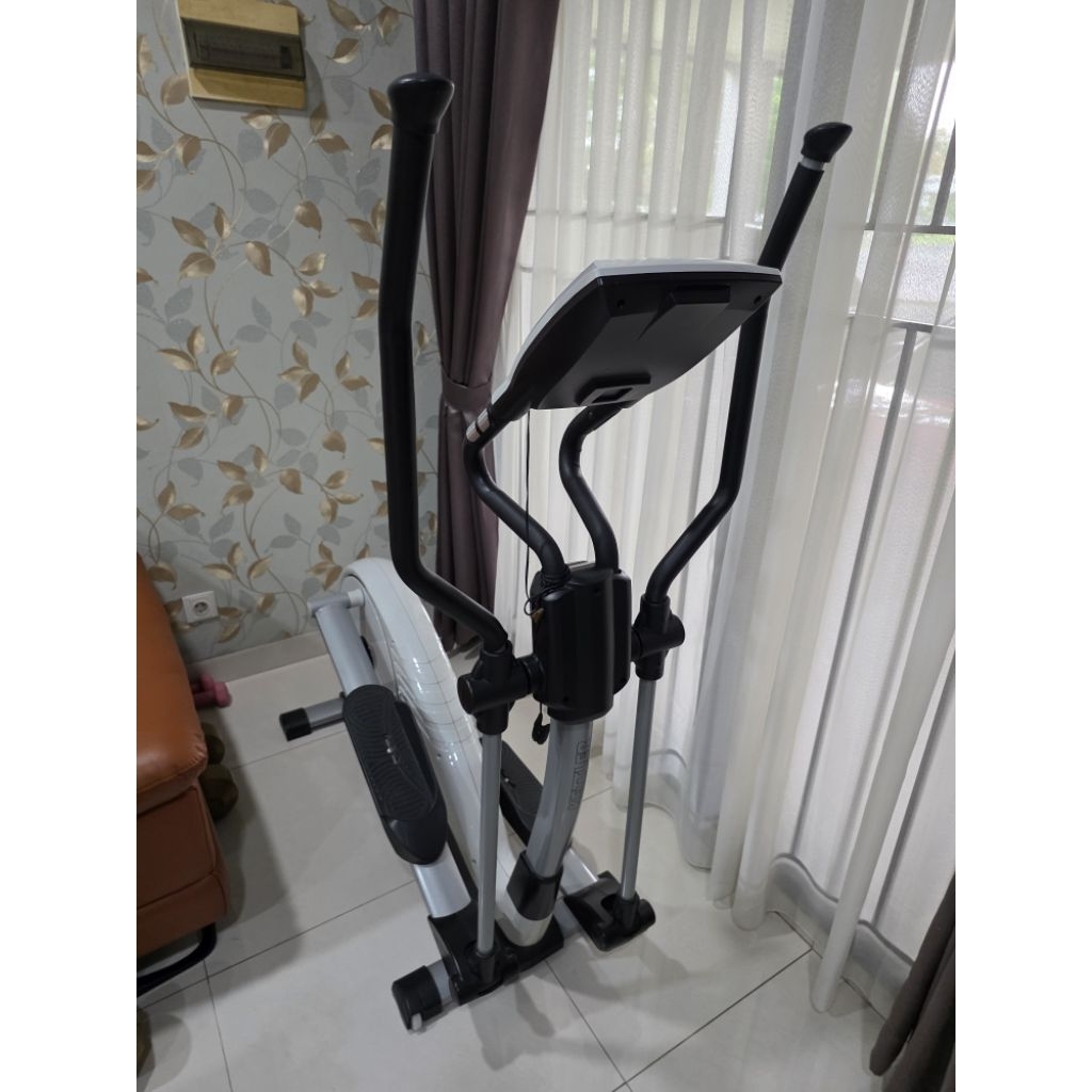 Preloved Cross Trainer Kettler 2012