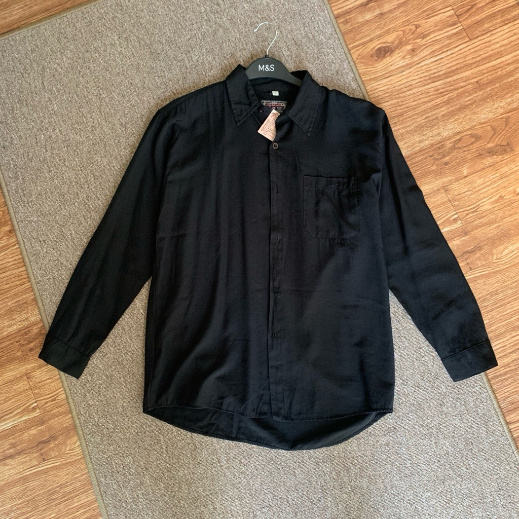 kemeja bahan katun brand GRAVERA
