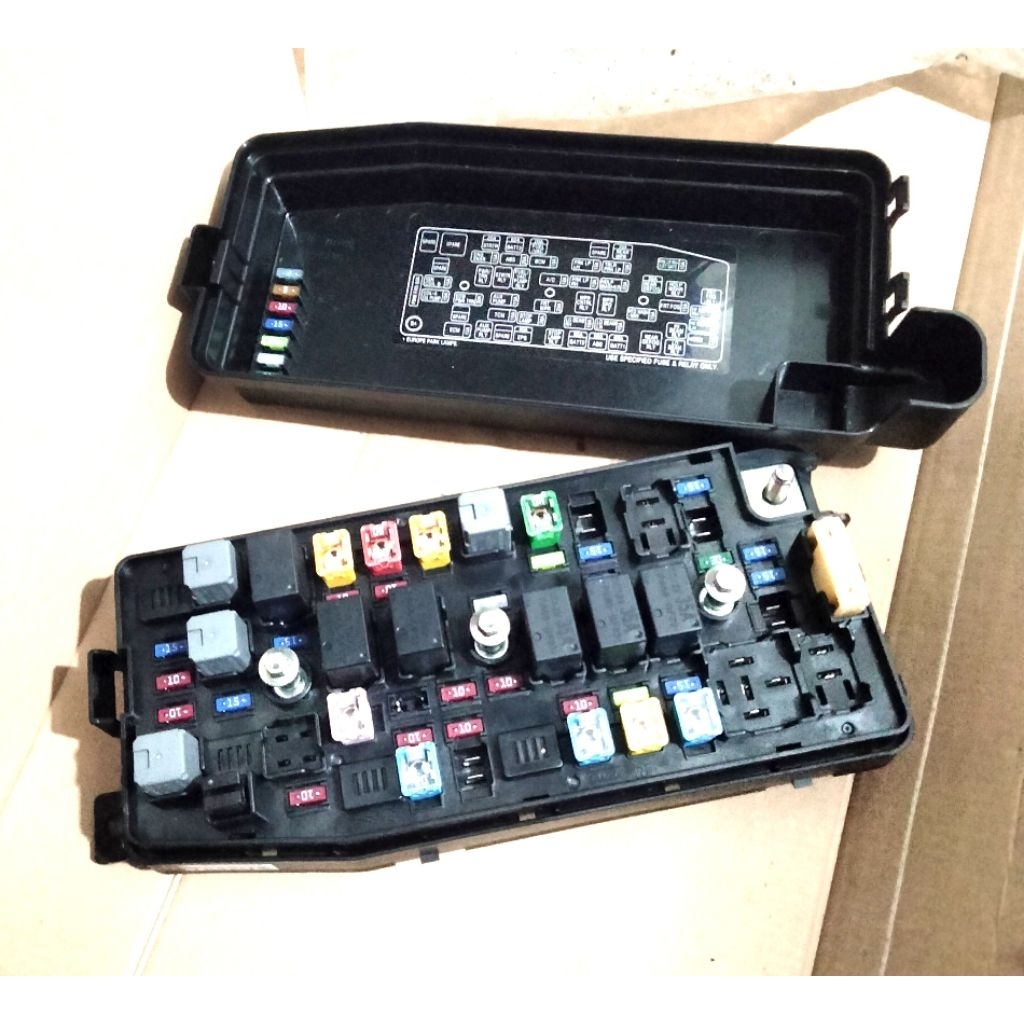 Rumah Sekring Fuse Box Sekring Chevrolet Captiva Diesel Bensin FL C140  Original GM