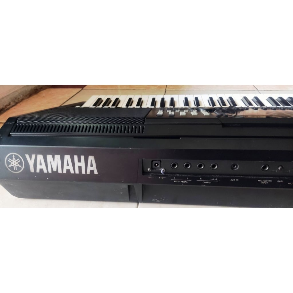 YAMAHA PSRS 775