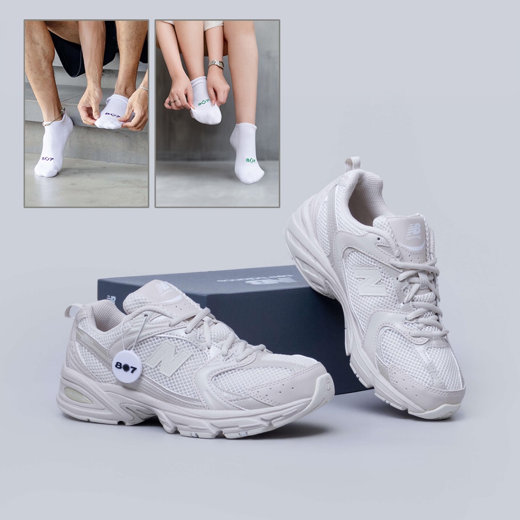 New Balance 530 Moonbeam Beige Dengan Kaos Kaki