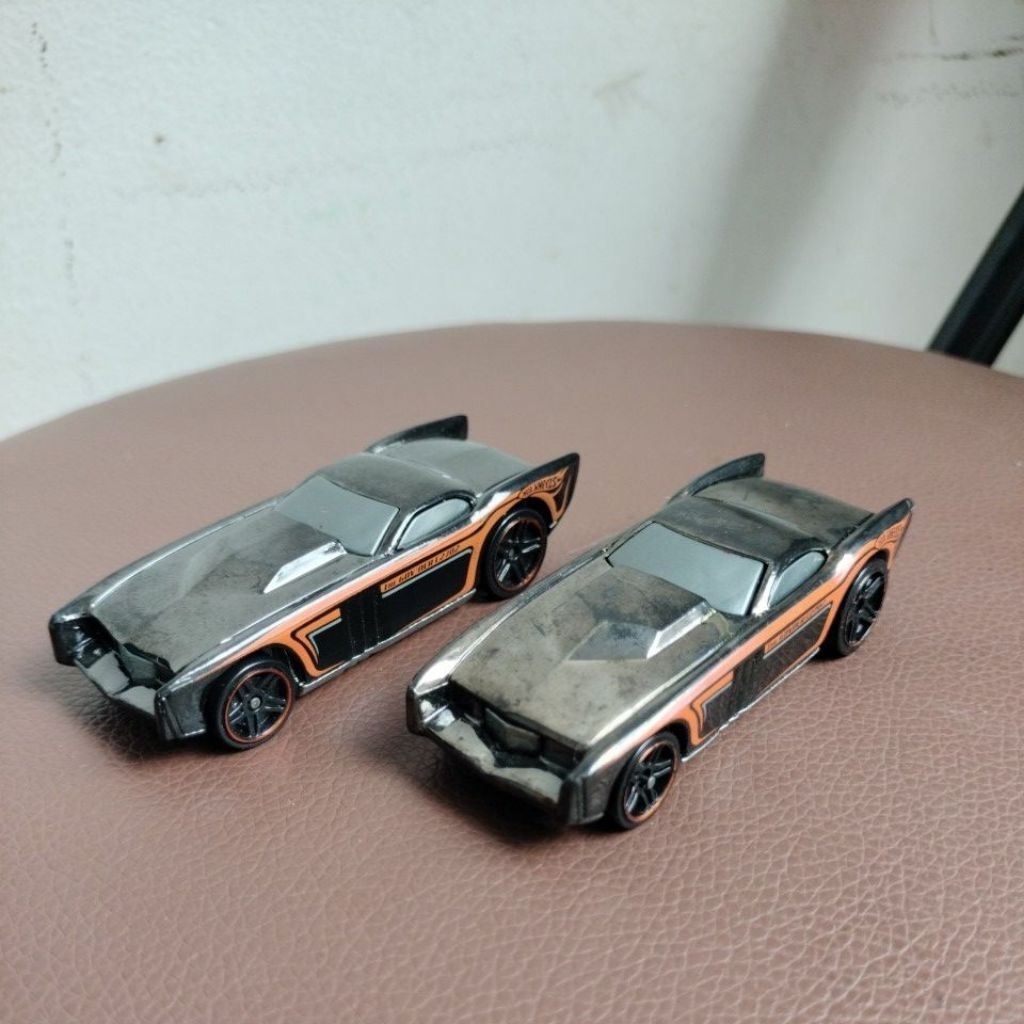 Hot Wheels The Govner Transporter Croum