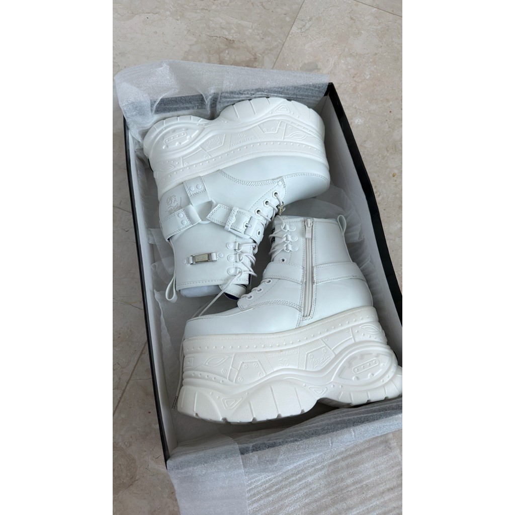 preloved Boots Sneakers Yosuke Platform Shoes Concert