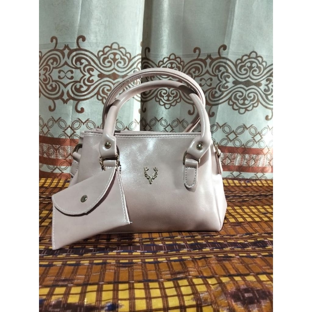 Tas Seri Rusa Mungil