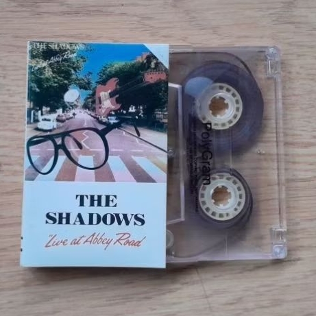 Kaset THE SHADOWS - Live At Abbey Road, (Mulus Kaku)