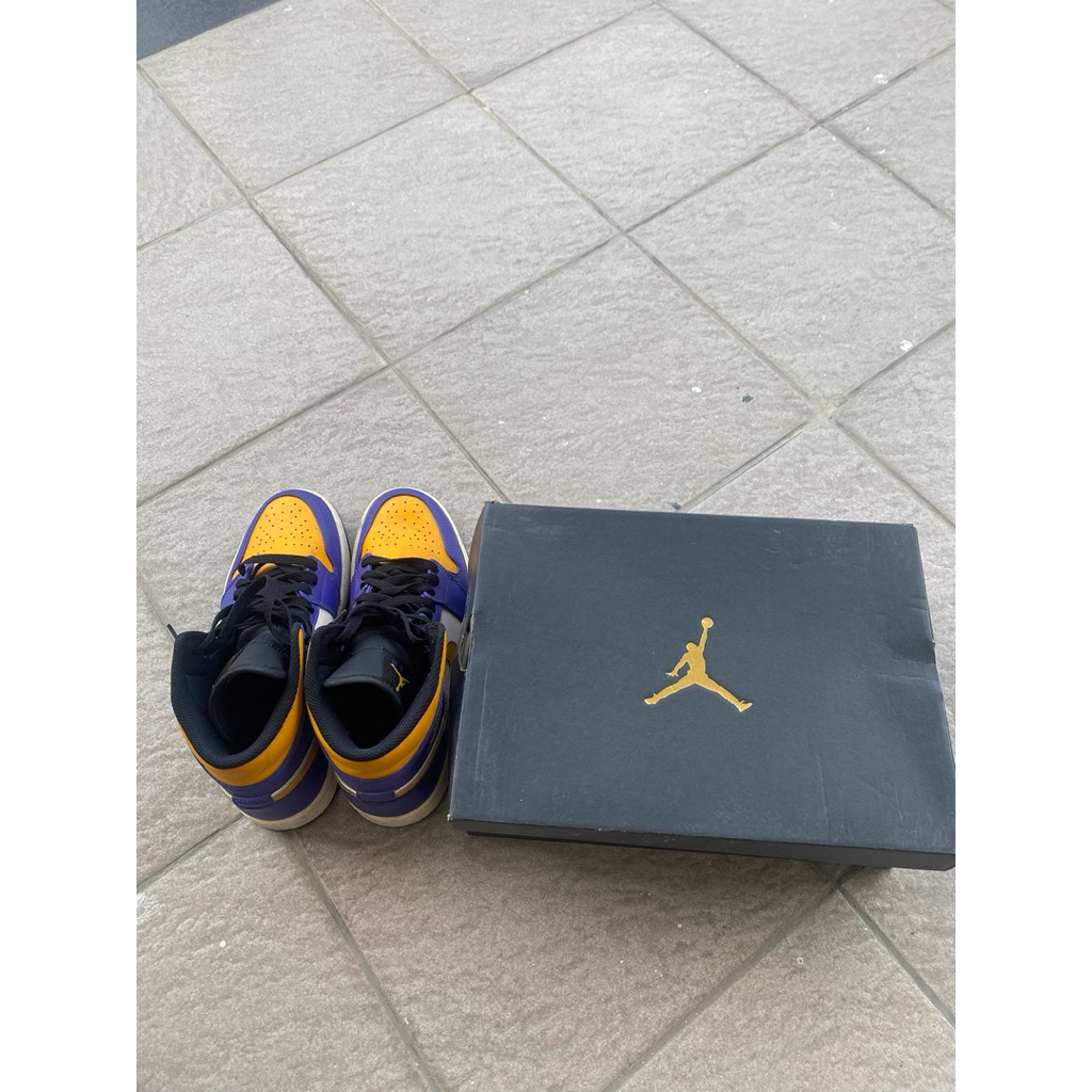 AIR JORDAN 1 MID LAKERS EDITION