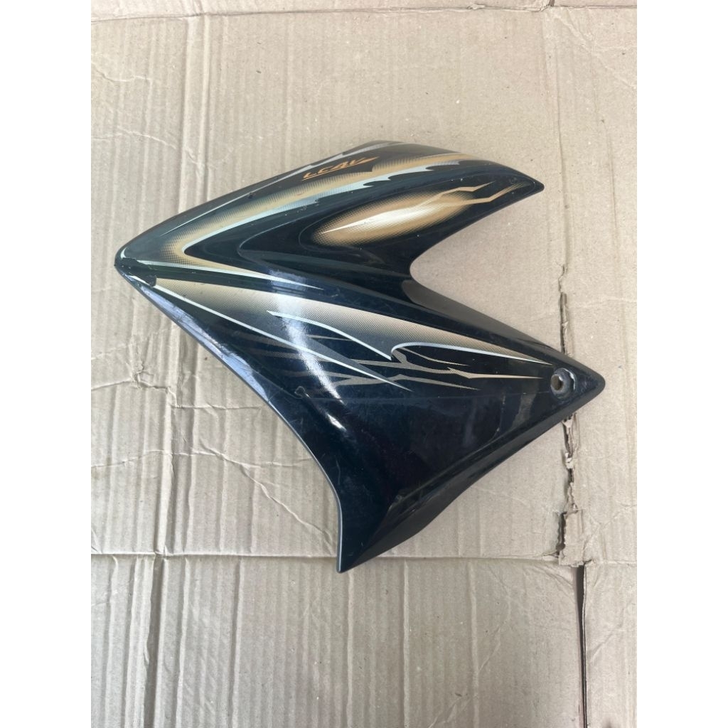 cover sayap tangki Vixion old sebelah kiri original second