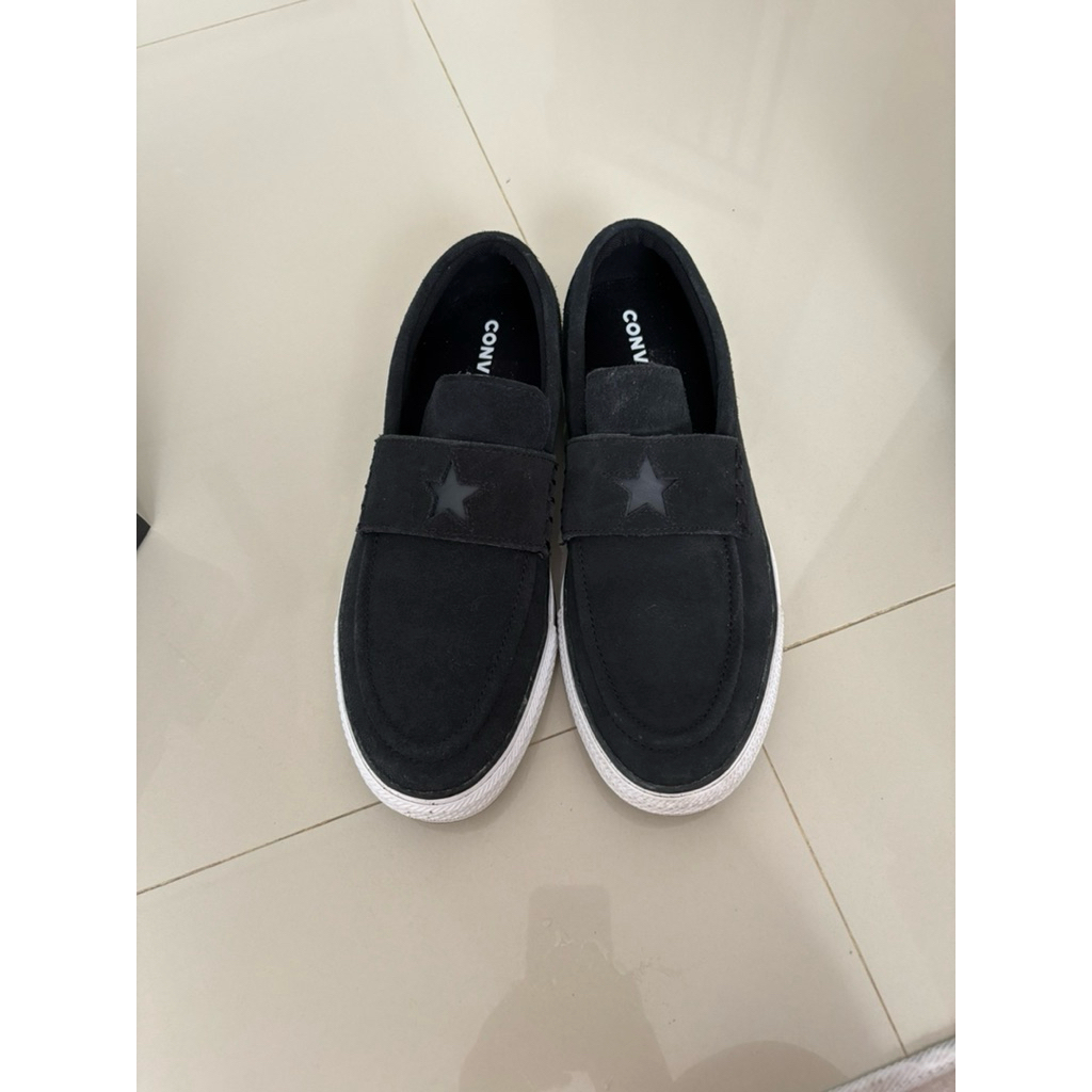 Converse Chuck Taylor All Star Loafer berwarna hitam