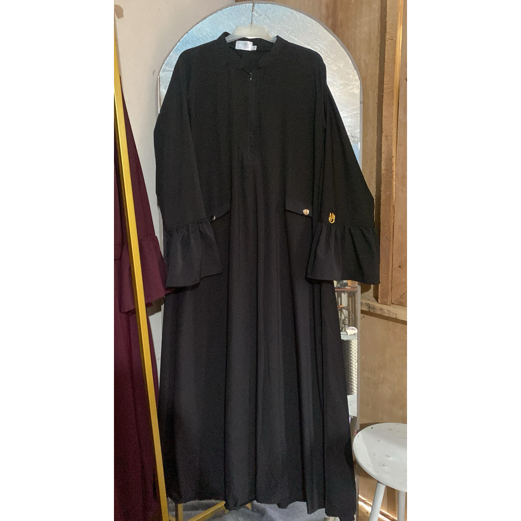 nameera abaya