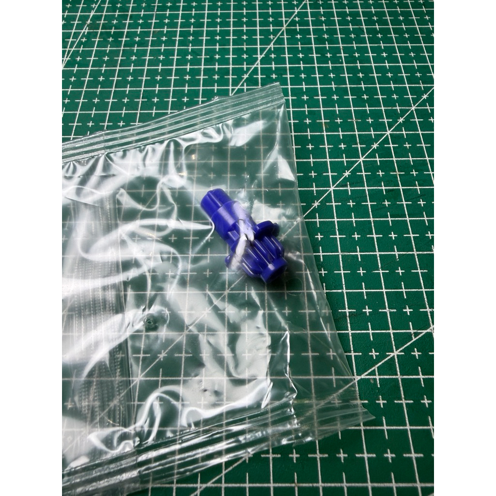 Bit Under Flat warna biru Beyblade X