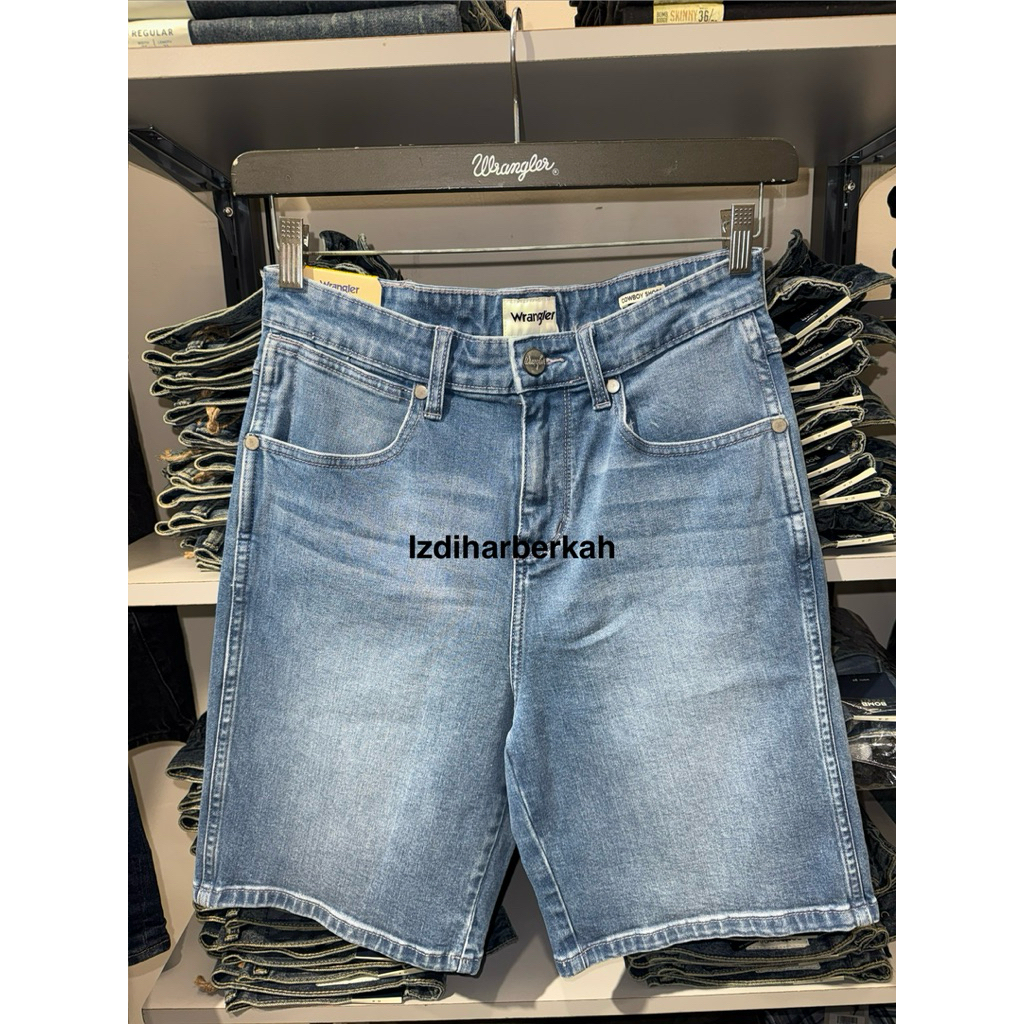 Wrangler celana pendek jeans pria diatas lutut