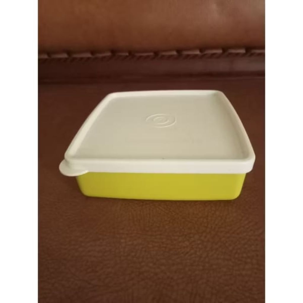 Kimsinar - Tupperware Square Away 360ml