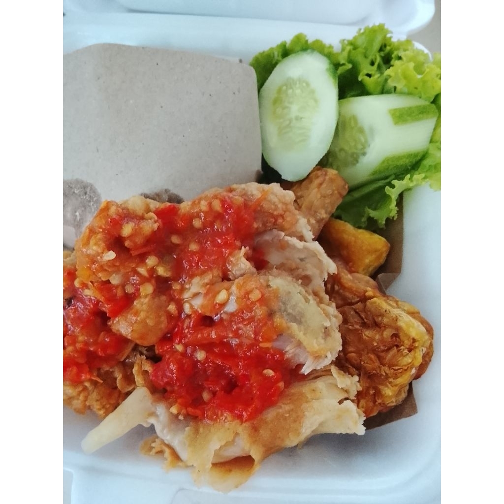 ayam geprek sambal ijo