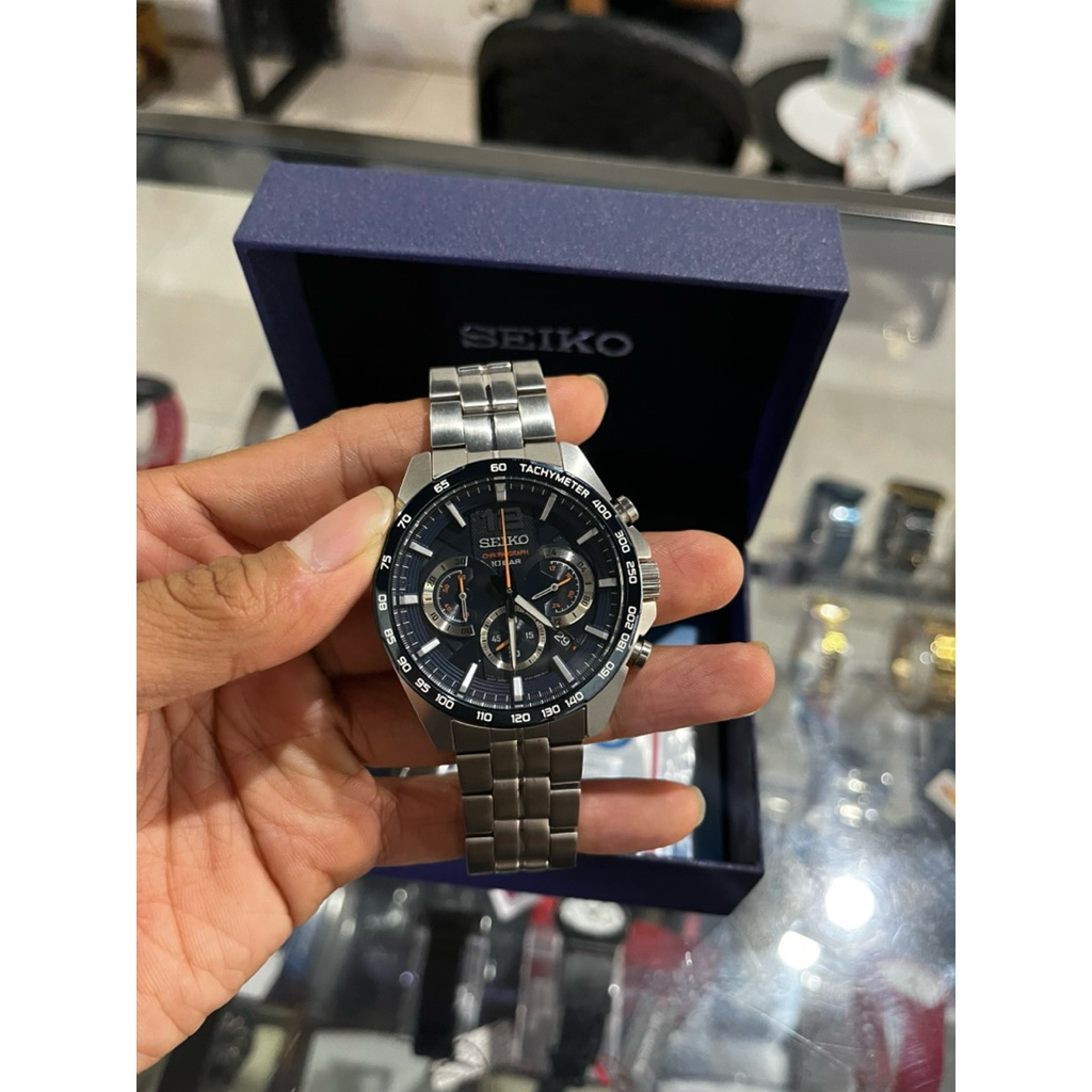 Seiko Chronograph SSB345 (atau SSB345P1)