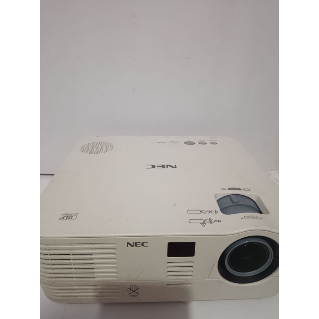 projector bekas  NEC ve280