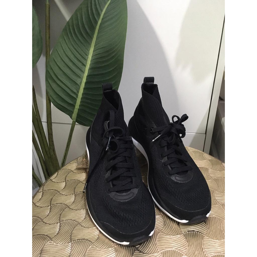 LULU LEMON RUNNING SHOES