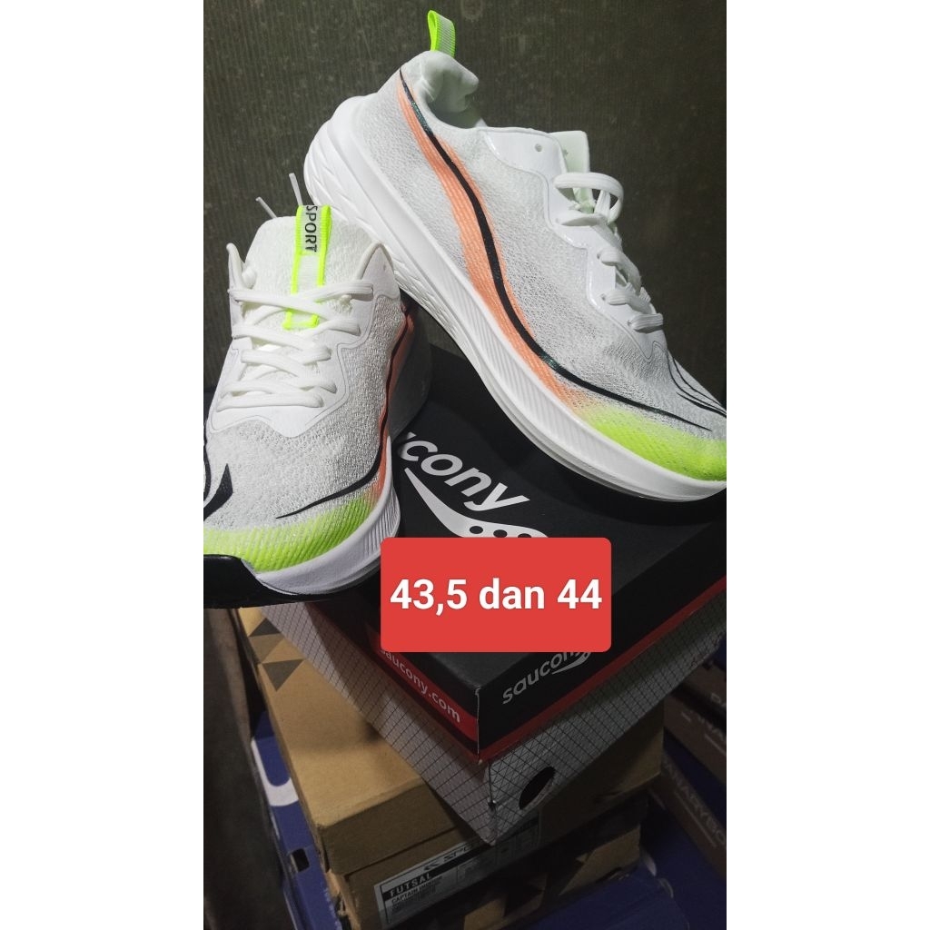 Sepatu Running saucony