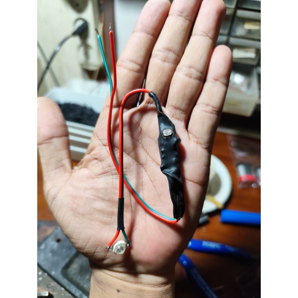 sensor cahaya lampu layang layang (hanya sensor jaminan berfungsi dg baik)