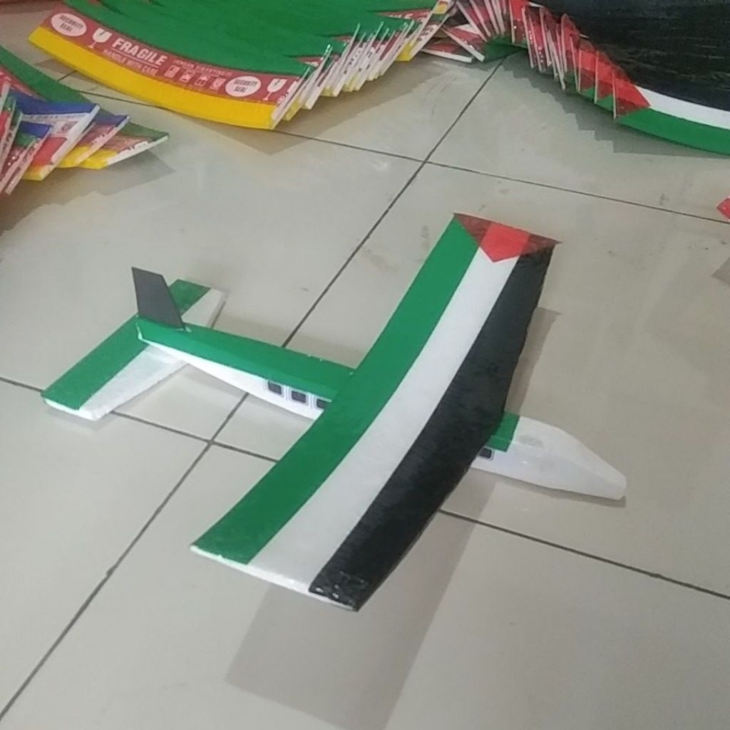 pesawat sterofoam,pesawat gabus,pesawat mainan terbang