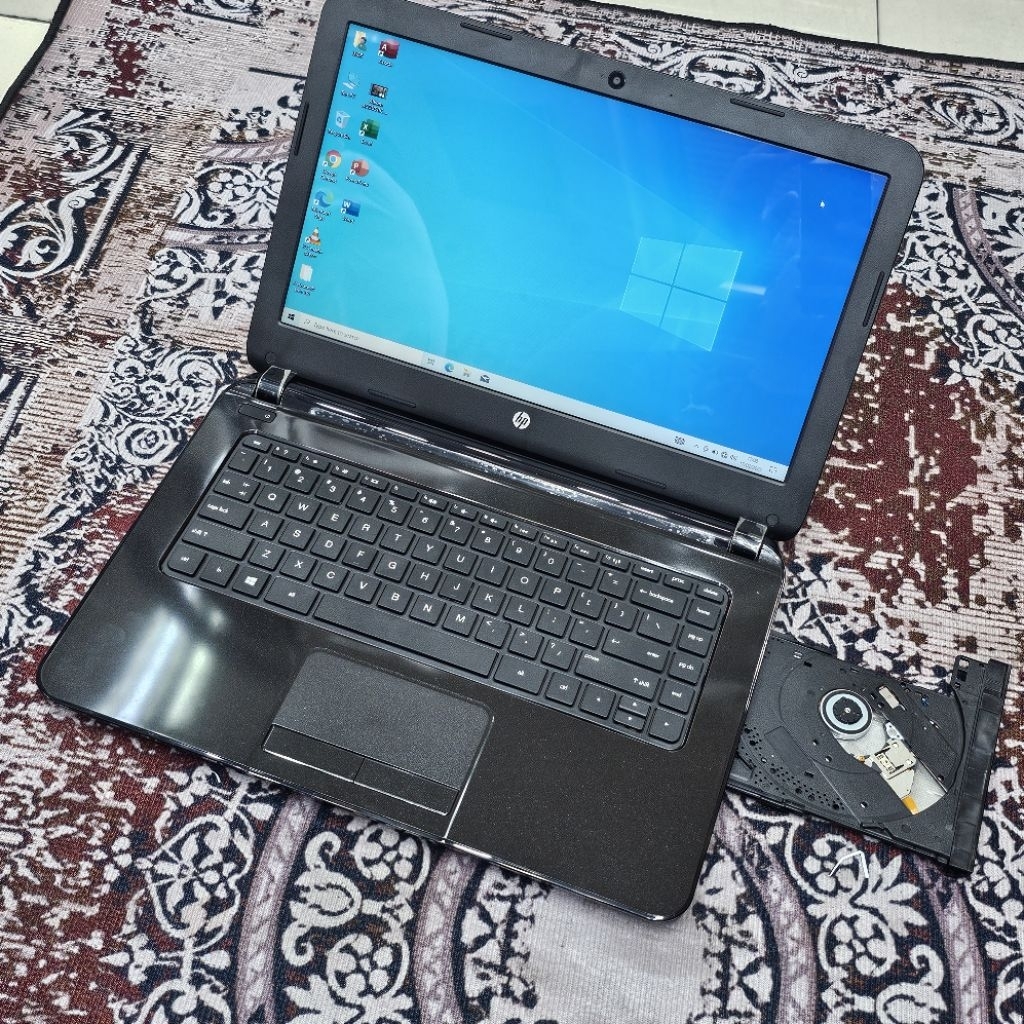 Laptop HP 14-g102AU 14inch AMD A4-5000 RAM 4GB HARDISK 500GB Windows 10 Second masih mulus