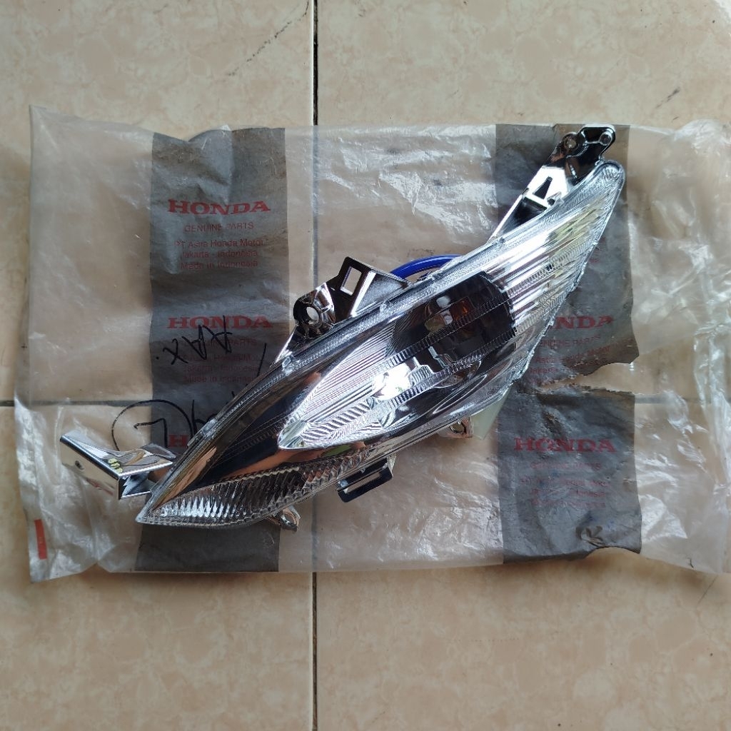 Lampu Sein Depan Assy Kiri Spacy Karbu Spacy Fi Original AHM