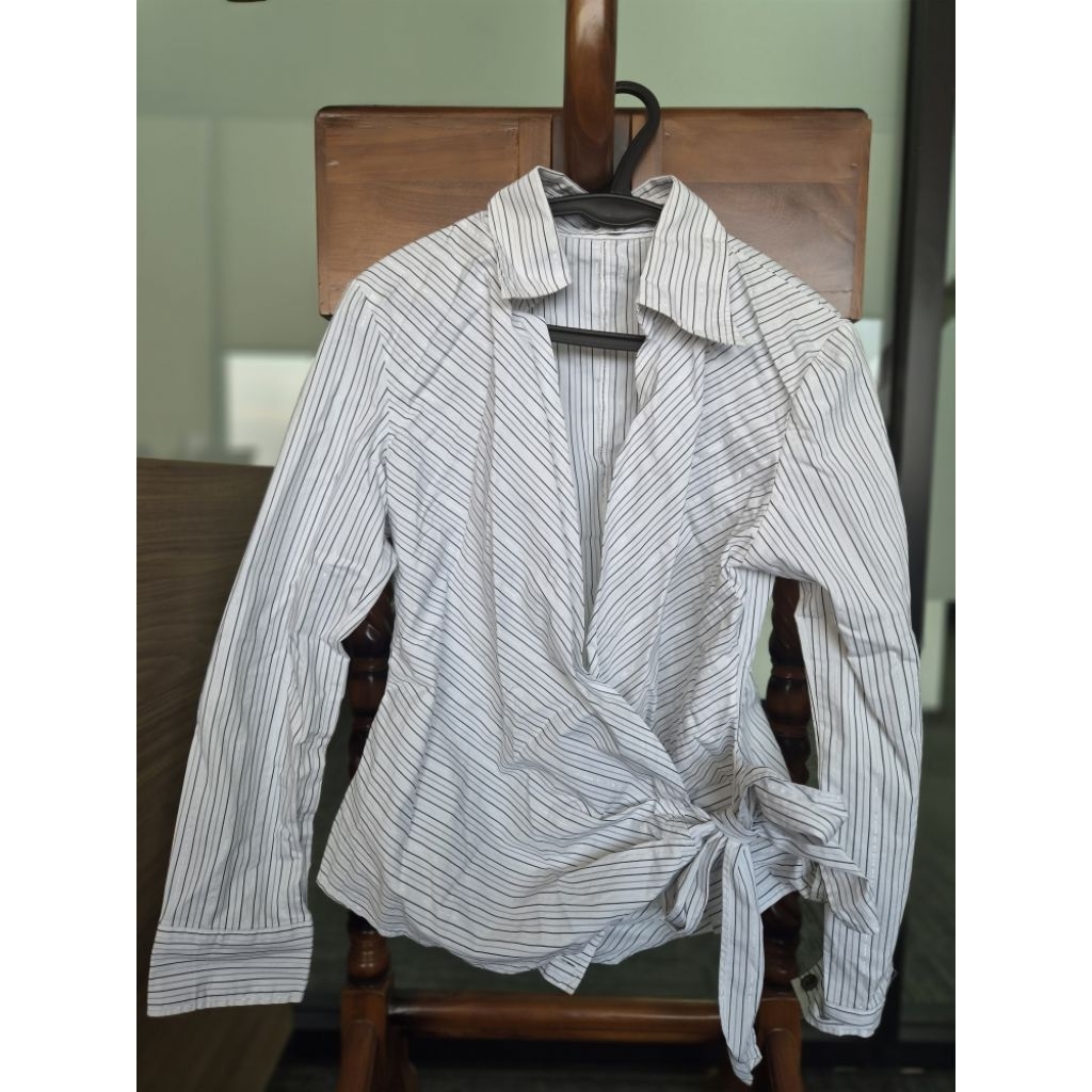 Kemeja Salur Hitam Putih Stretch Pita