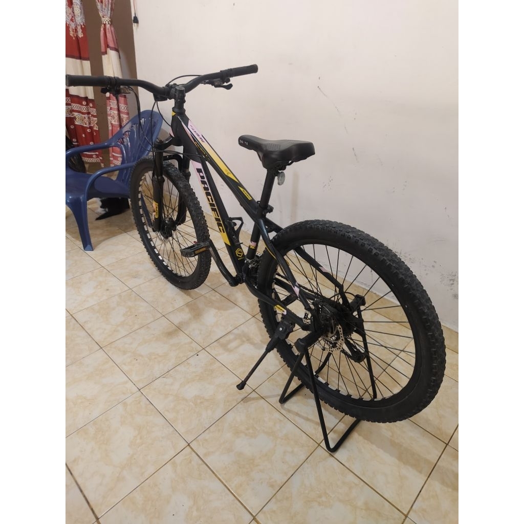 Sepeda Gunung Pacific Invert Junior Ban 26"(bekas pakai)