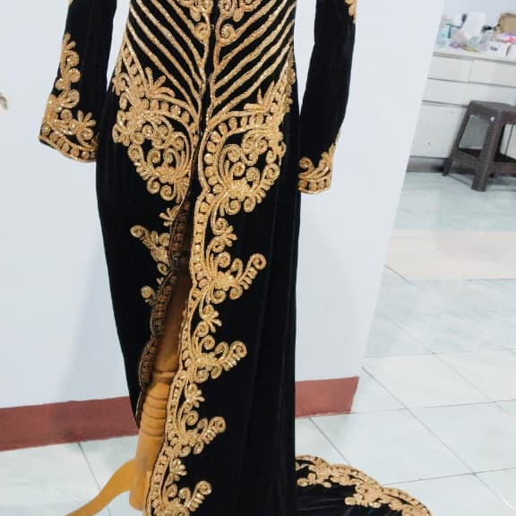 Kebaya Pengantin Bludru Hitam