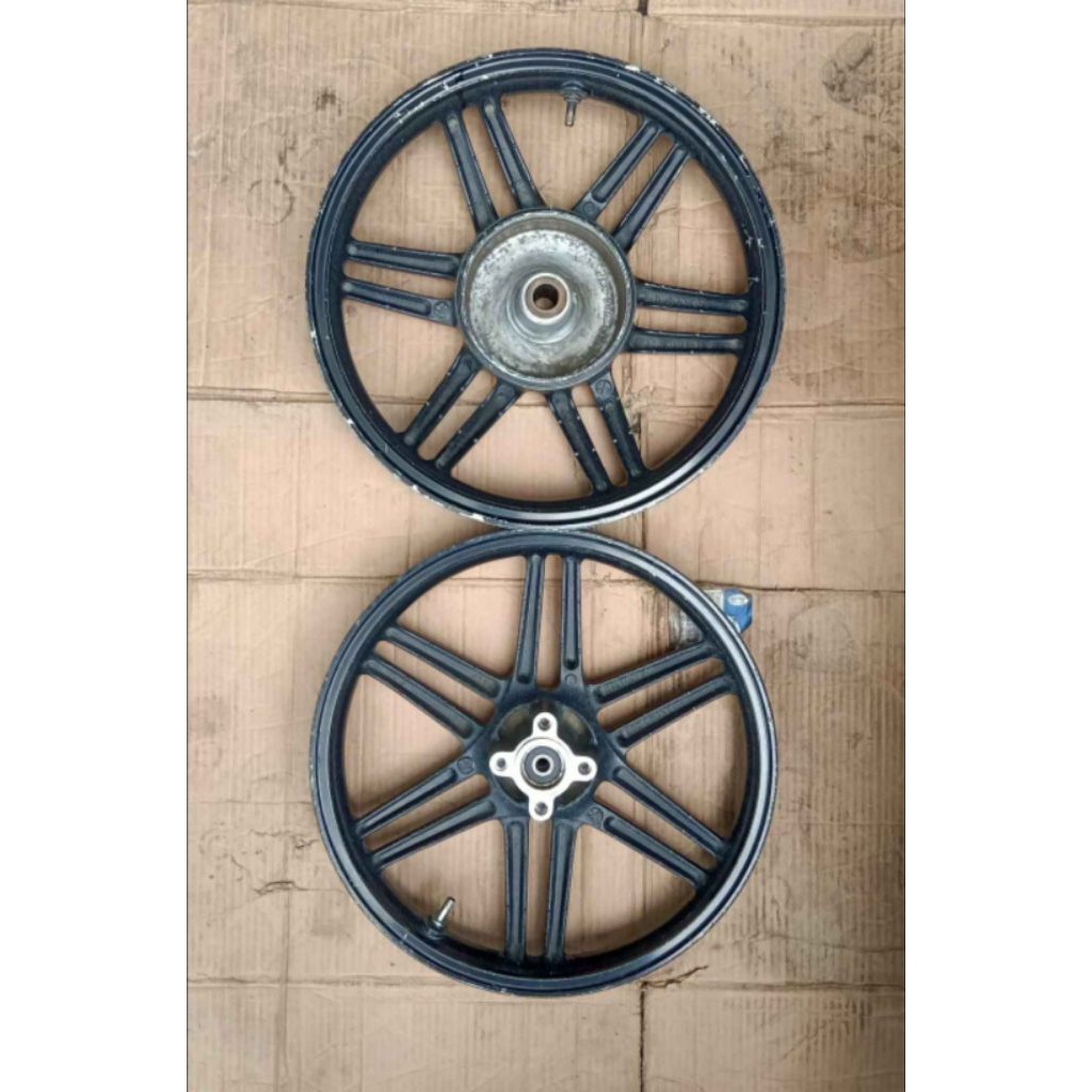 set depan belakang velg Suzuki spin as roda yang 18 gigi original second