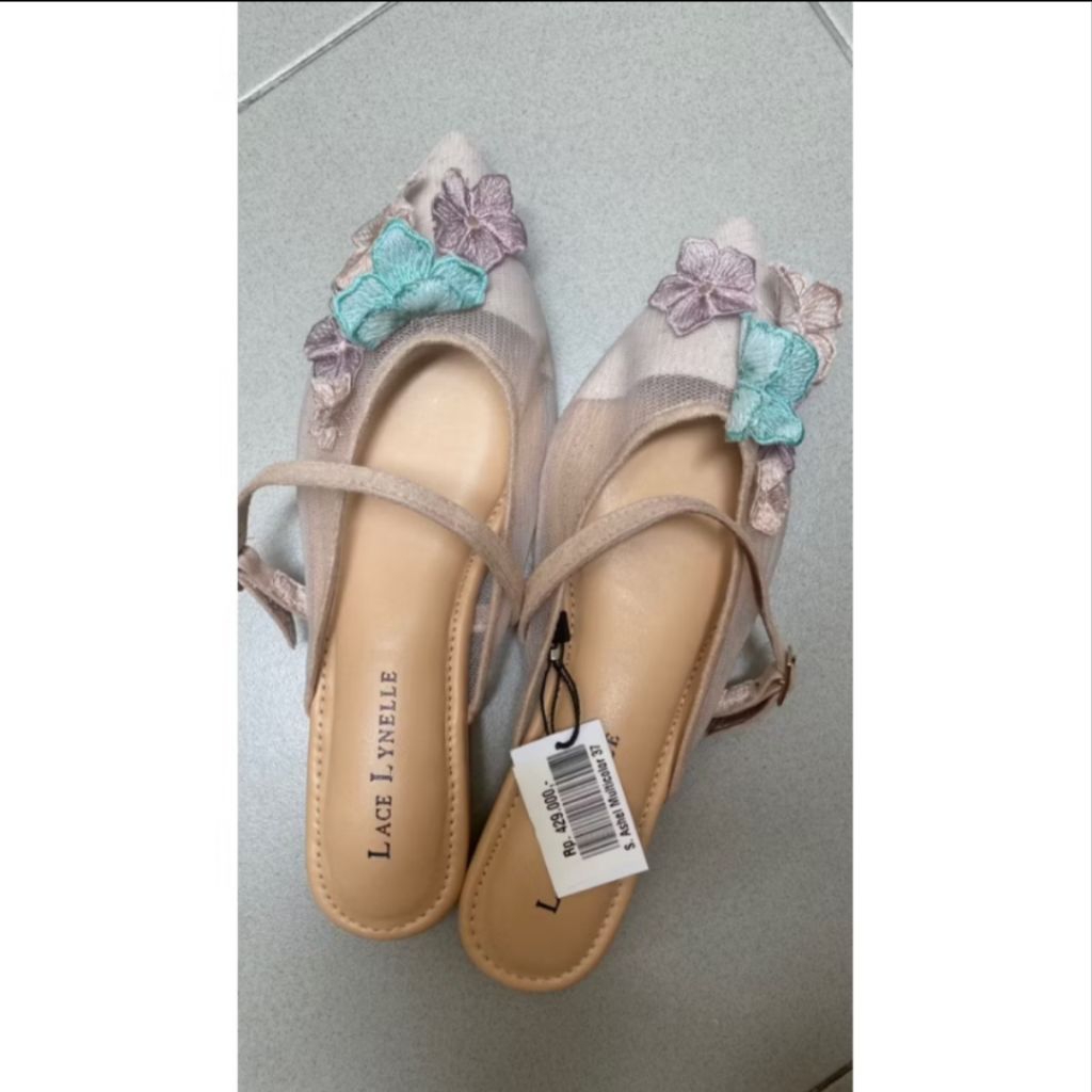 Lace Lynelle 37 (preloved)