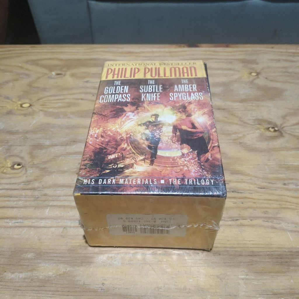 Novel Philip Pullman 3 Judul English