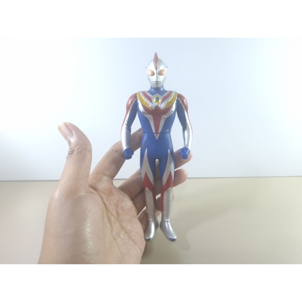 Action Figure Ultraman Cosmos Future Mode Bandai 16 Cm AM 22