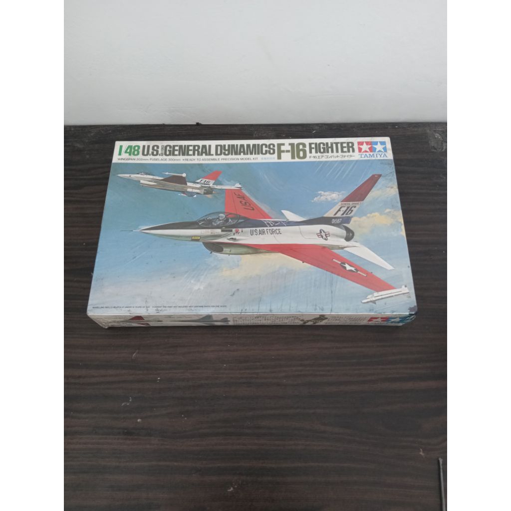 Model kit Pesawat Tempur F-16 Fighting Falcon Tamiya skala 1:48