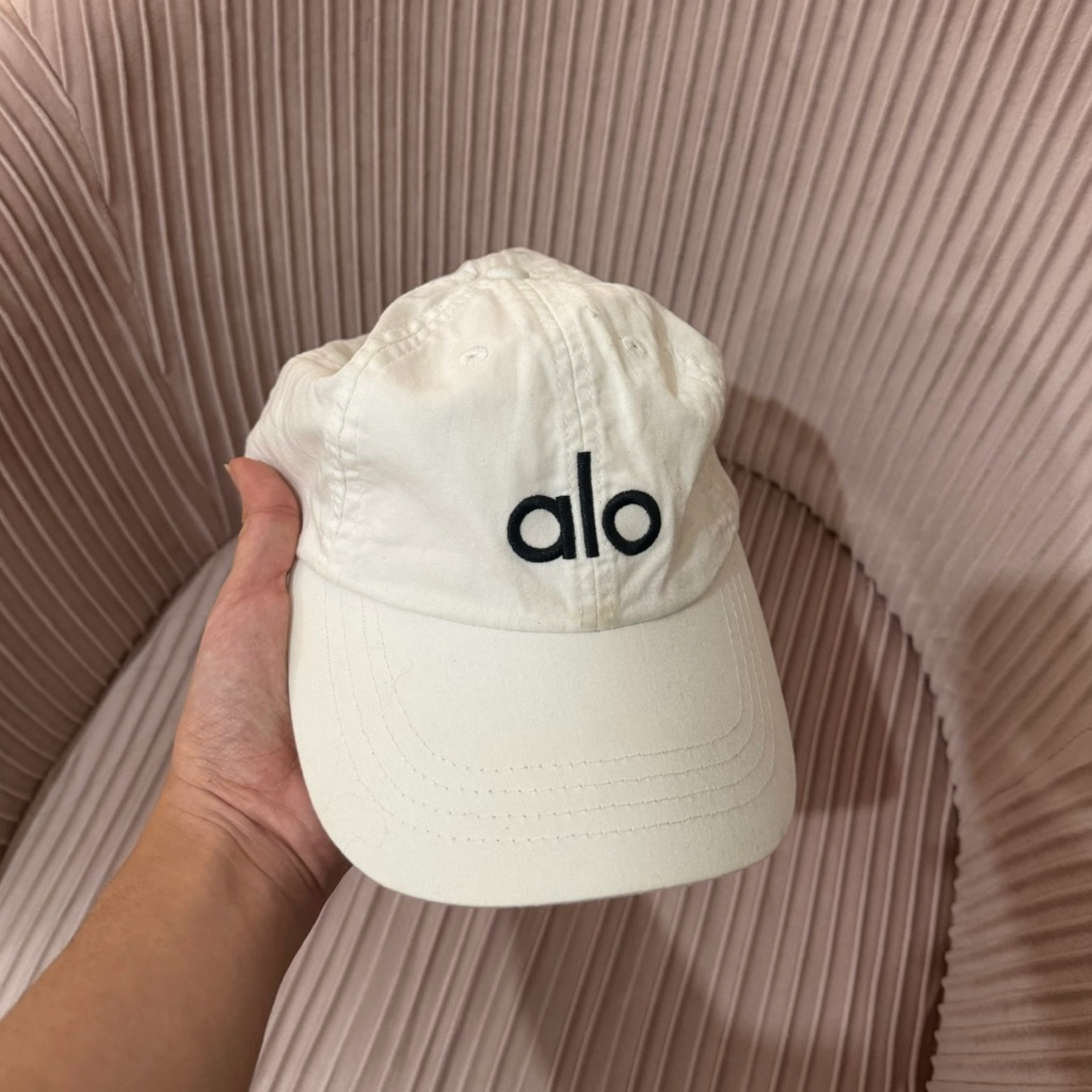 Topi Alo Yoga White