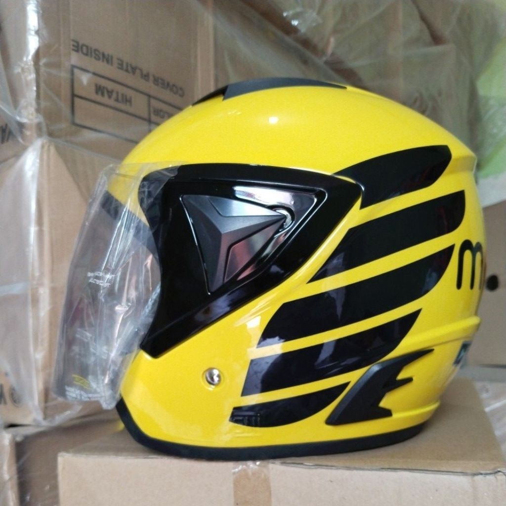 HELM maxim kuning