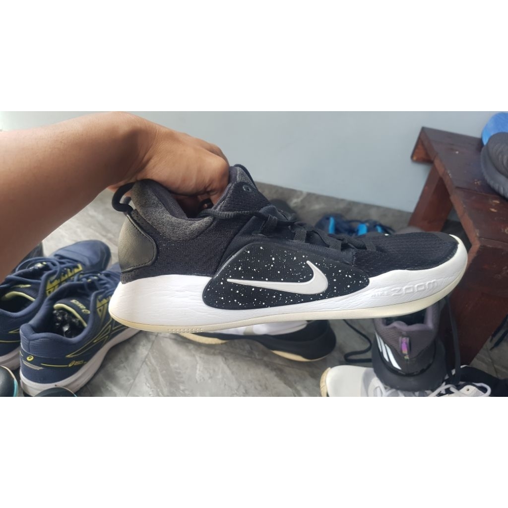 sepatu basket/volly second 44.5