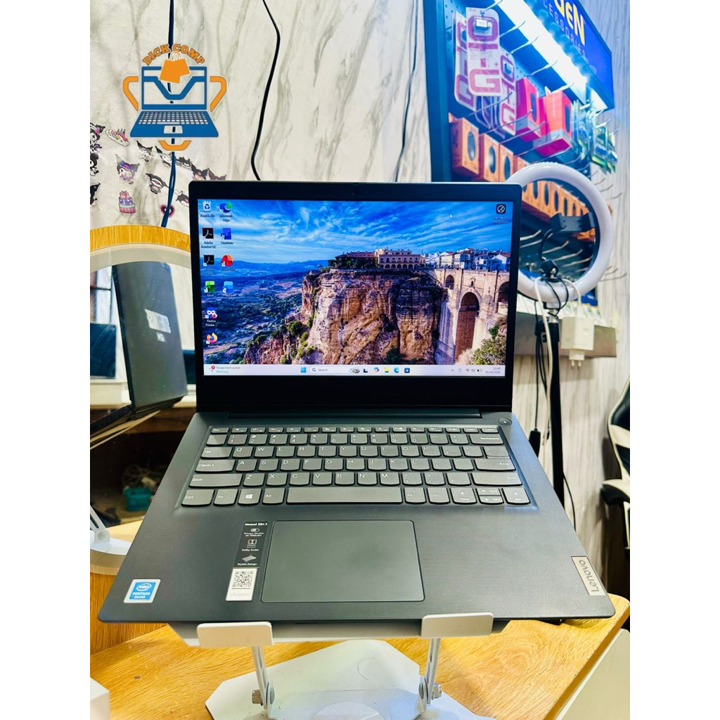 Lenovo Slim 3. pentium N5030. ram 8/256gb ssd. normal mulus