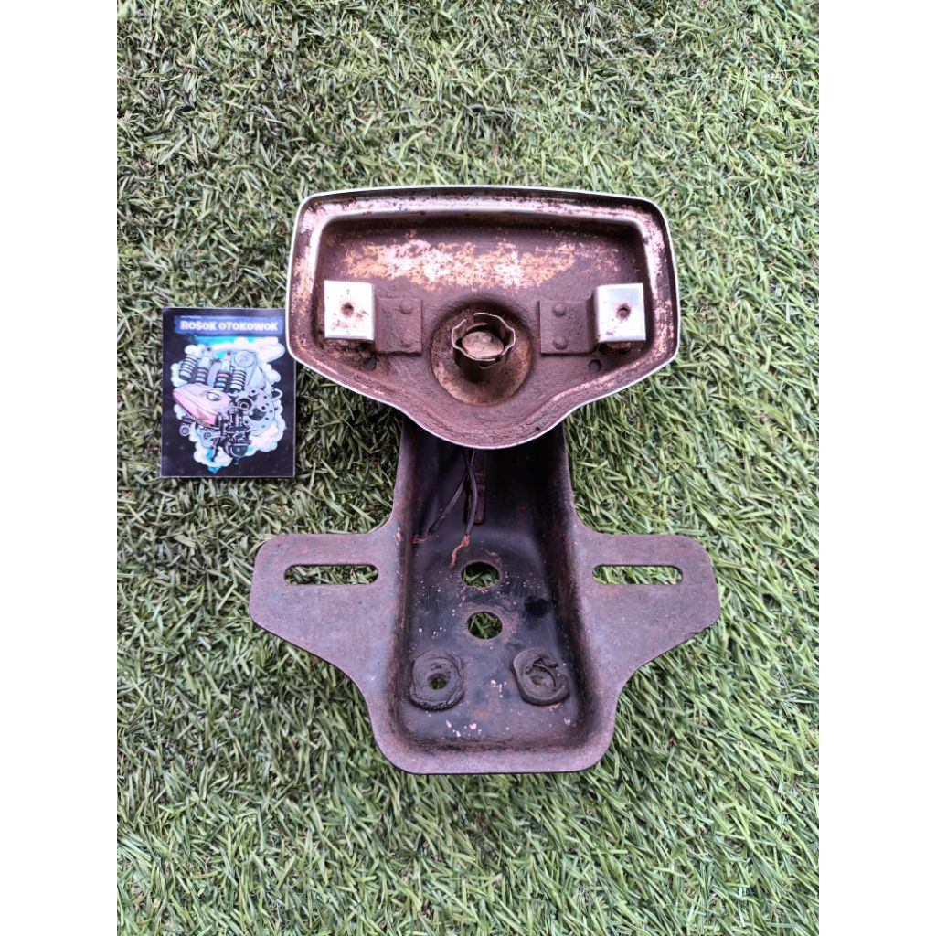 PANGKON STOPLAM DUDUKAN LAMPU BELAKANG ORIGINAL CB K5 DUDUKAN STOPLAM PANGKON LAMPU BELAKANG ORIGINA