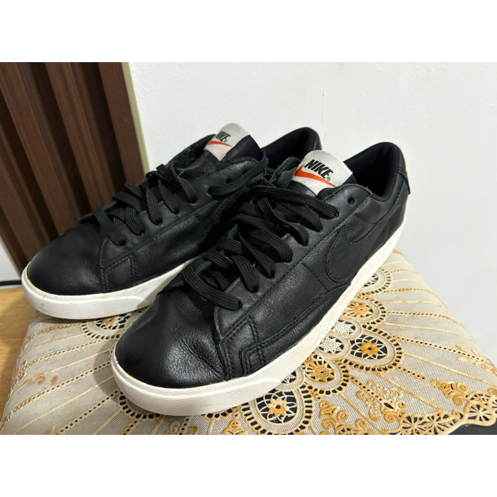 Sepatu Second Nike Blazer Black White Size 37.5