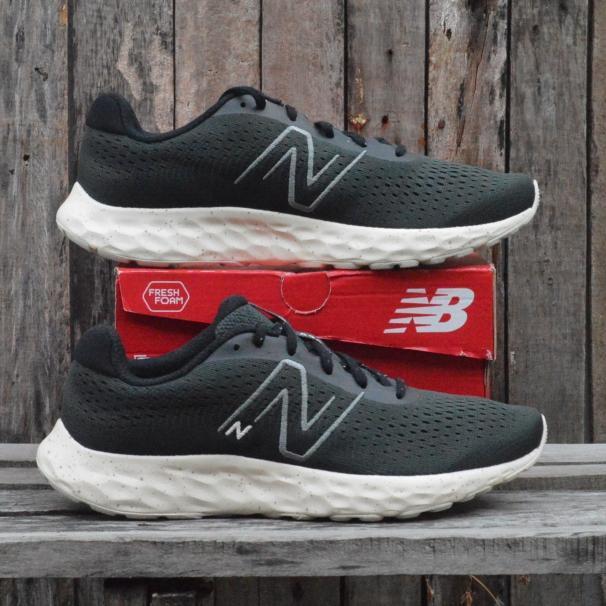 SEPATU RUNNING NB520 V8